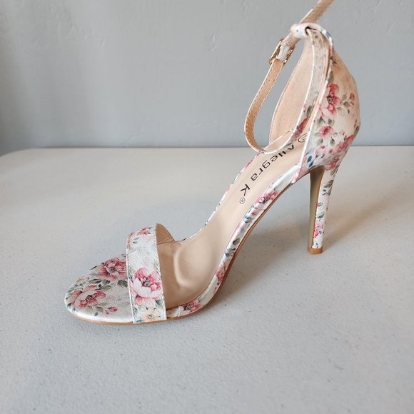 Floral Sandals "NEW" - Picture 13 of 15